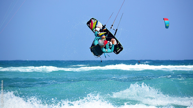 Votre stage kitesurf pour progresser dans les plus belles vagues du Cap Vert
