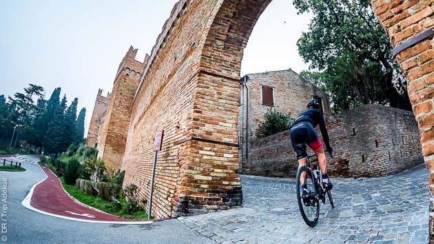 A la découverte des villages de l'arrière pays de Romagne pendant vos sorties vélo en Italie