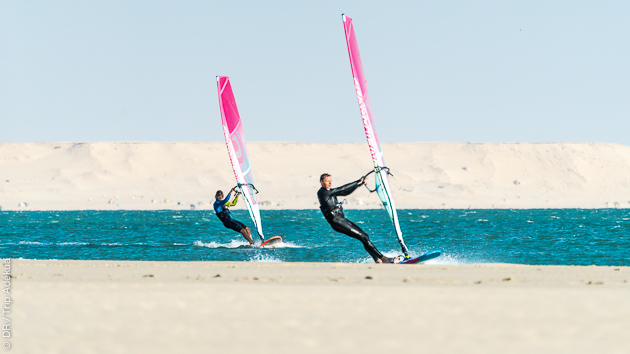 Des cours de windsurf pour progresser pendant vos vacances au Maroc